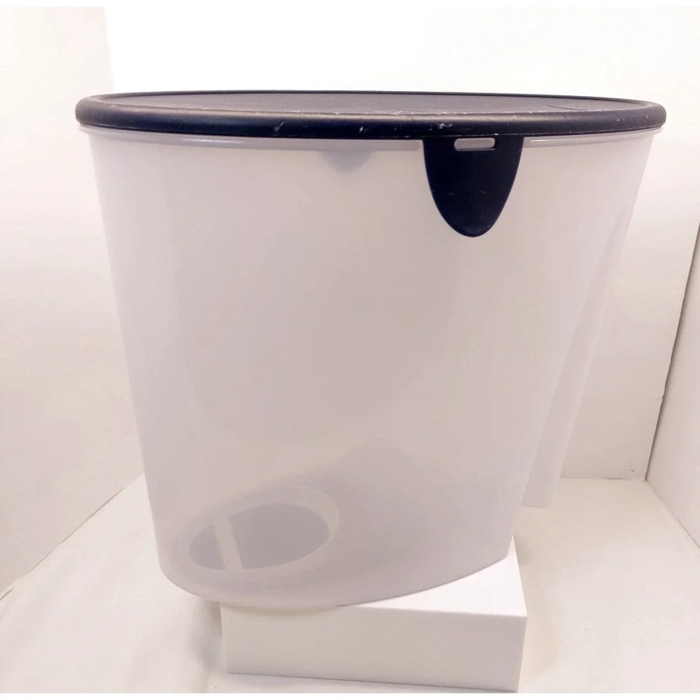 Tupperware #4002A Cereal Rice Storage Keeper Container 21 Cup Blue Lid